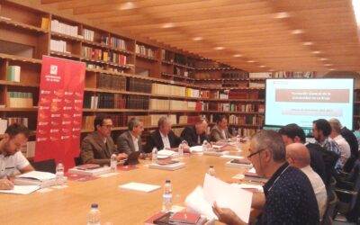 La biblioteca de Cilengua acoge una reunión del Consejo Social de la Universidad de La Rioja.